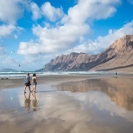 Famara *